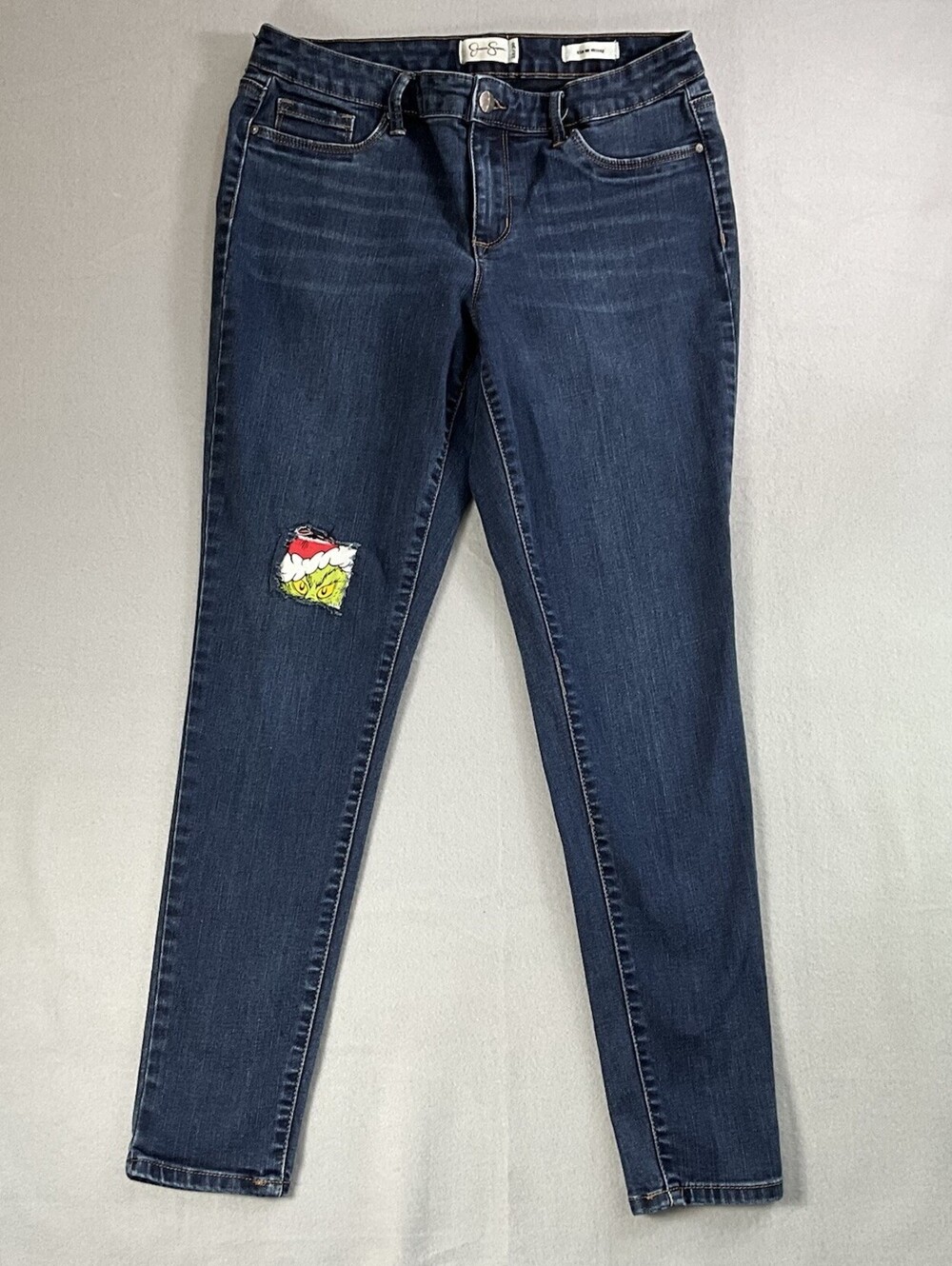 Jessica Simpson Kiss Me Skinny Jeans Womens 10/30 Grinch Christmas Patch